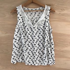 🌼3/$20!🌼Old Navy Flowy Bird-Print Blouse
